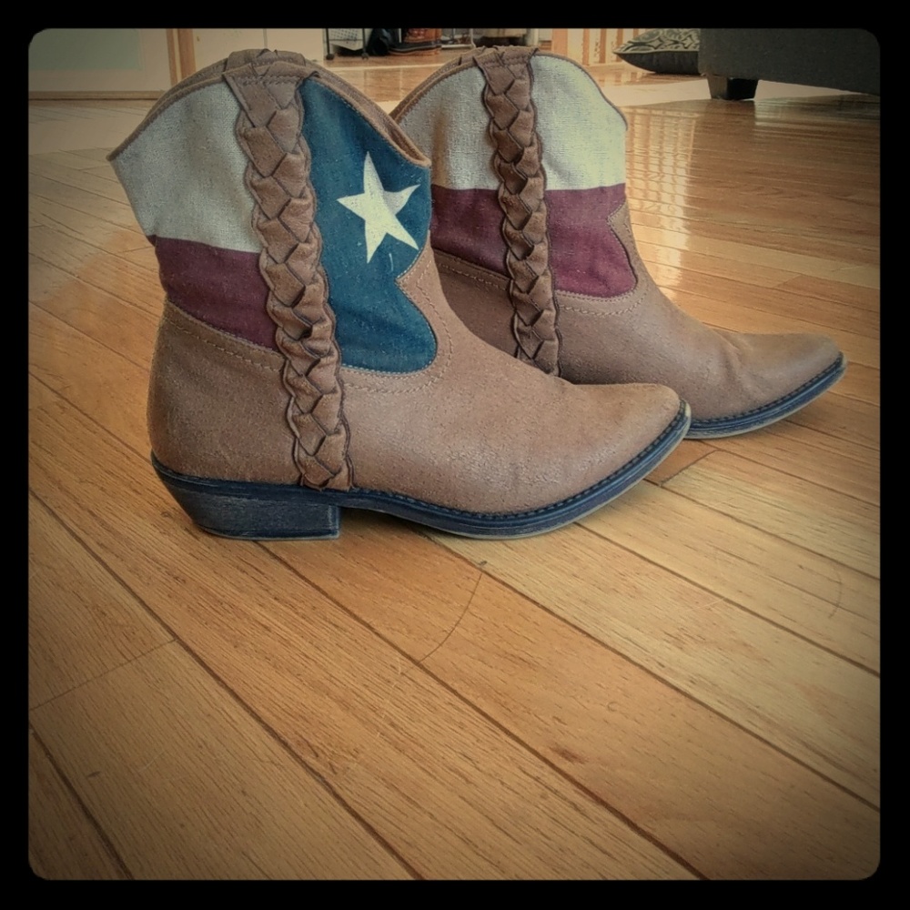 Nine West Texas Booties!